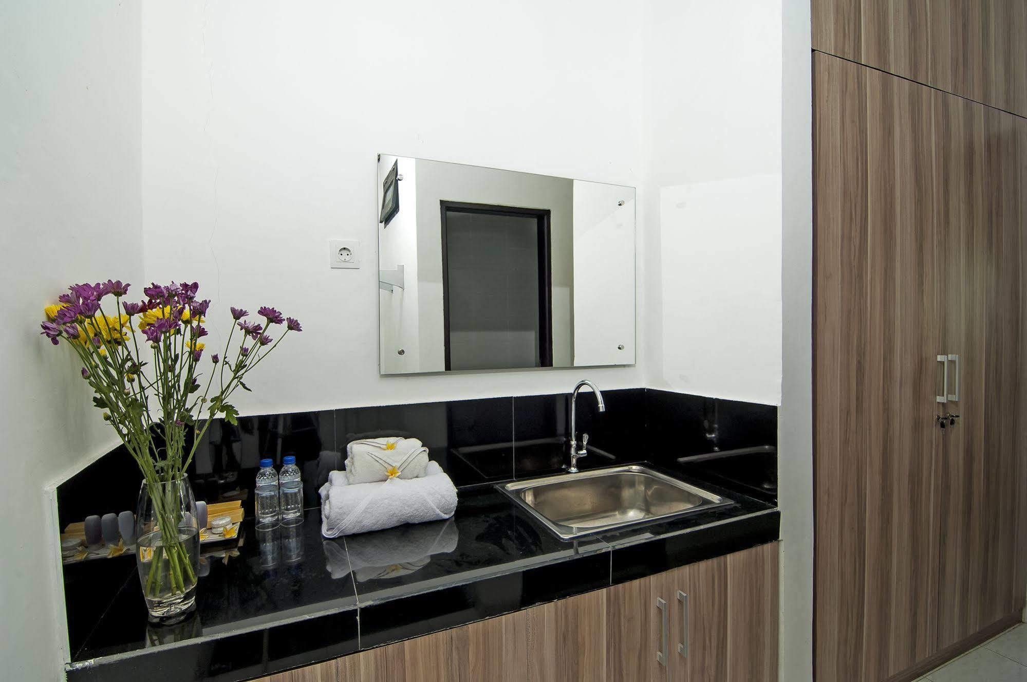 Bahana Guest House Kuta  Exterior photo